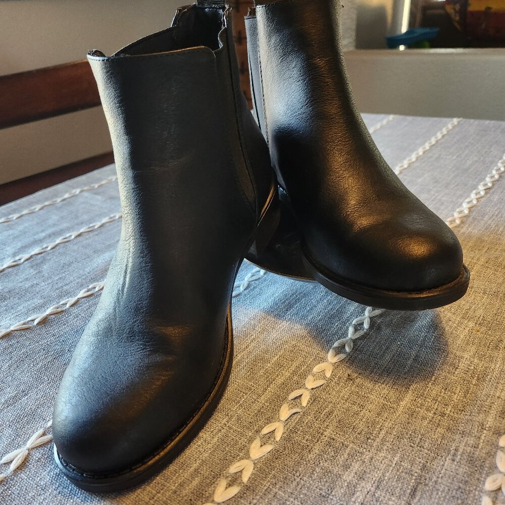 Women's Ankle Boot Black Size 9